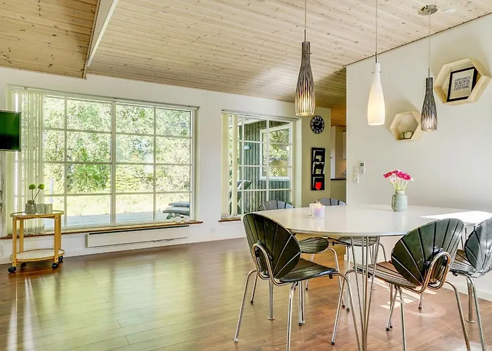 Semesterbostad Epke - 250m From The Sea By Interhome